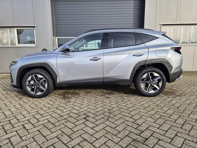Neu Hyundai Tucson Trend 150 PS (110 kW) 2026 Shimmering silver pearl SUV
