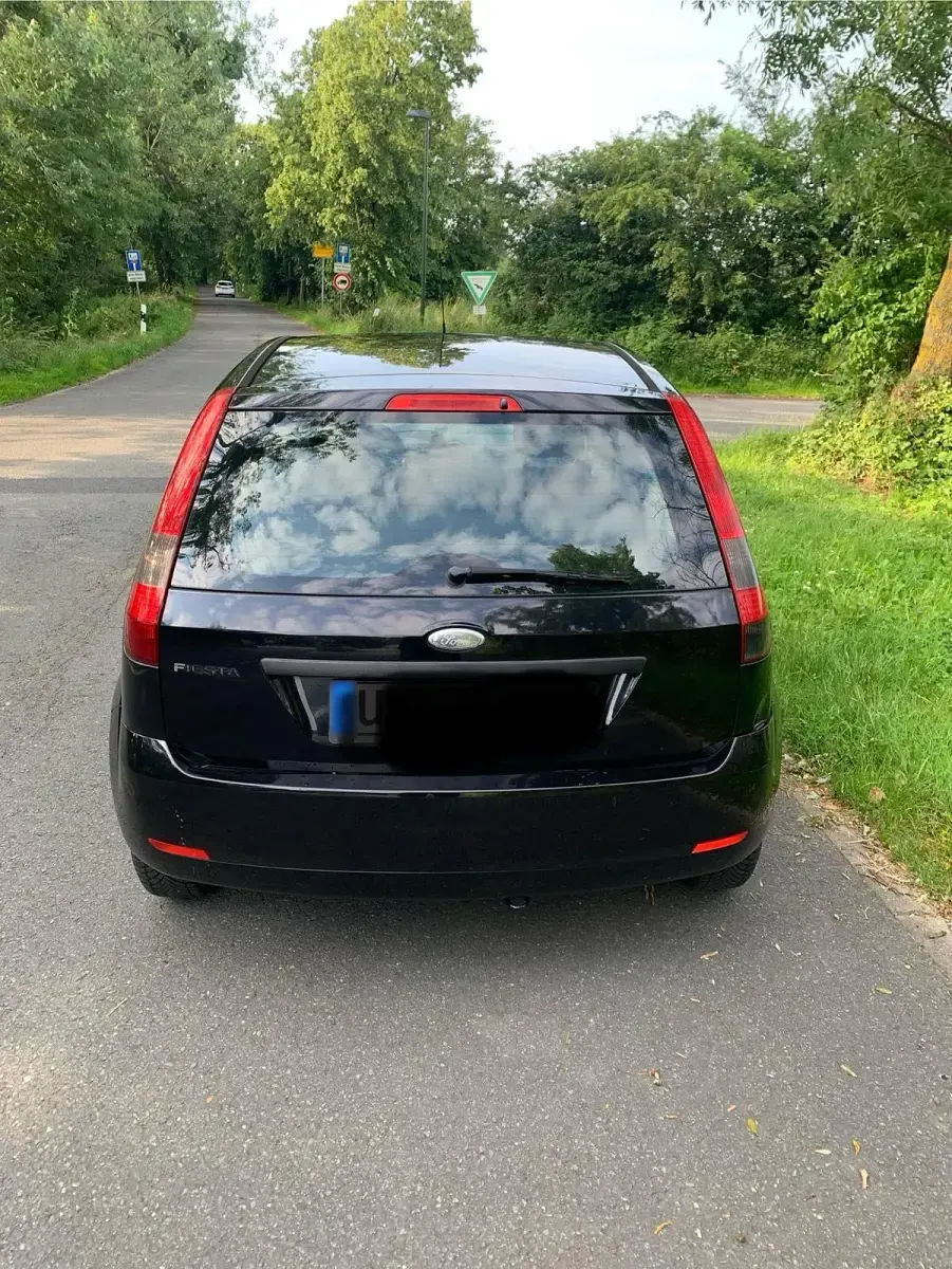Gebraucht Ford Fiesta 69 PS (50 kW) 2005 Schwarz Kleinwagen