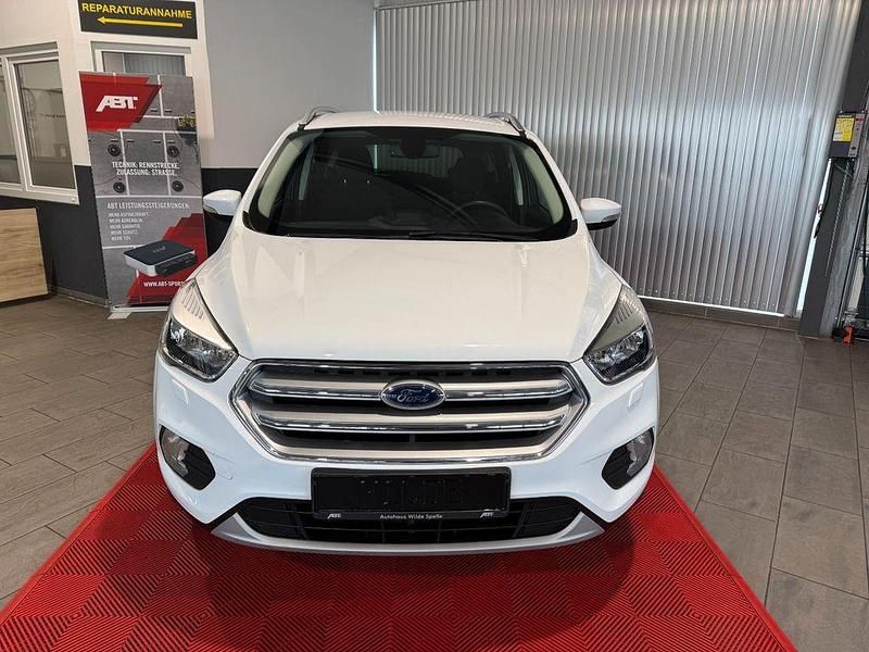 Second-hand Ford Kuga 120 CP (88 kW) 2019 Alb SUV