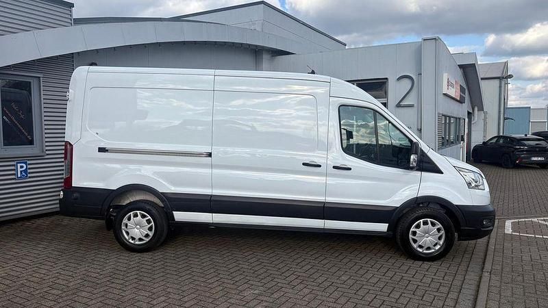 Gebraucht Ford Transit 131 PS (96 kW) 2022 Weiß Van / Kleinbus