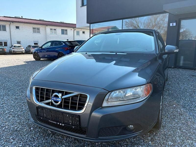 Gebraucht Volvo V70 Kinetic 109 PS (80 kW) 2010 Grau Kombi