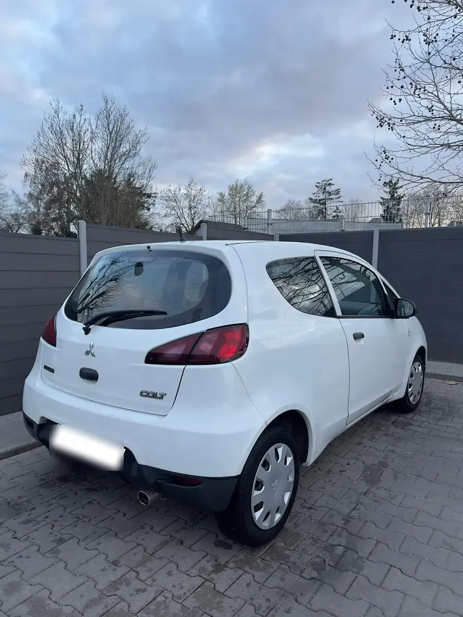 Usata Mitsubishi Colt 75 CV (55 kW) 2009 Bianco Utilitaria