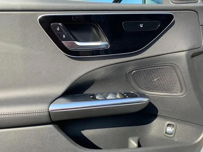 Gebraucht Mercedes C200 Avantgarde 163 PS (119 kW) 2022 Silber Kombi