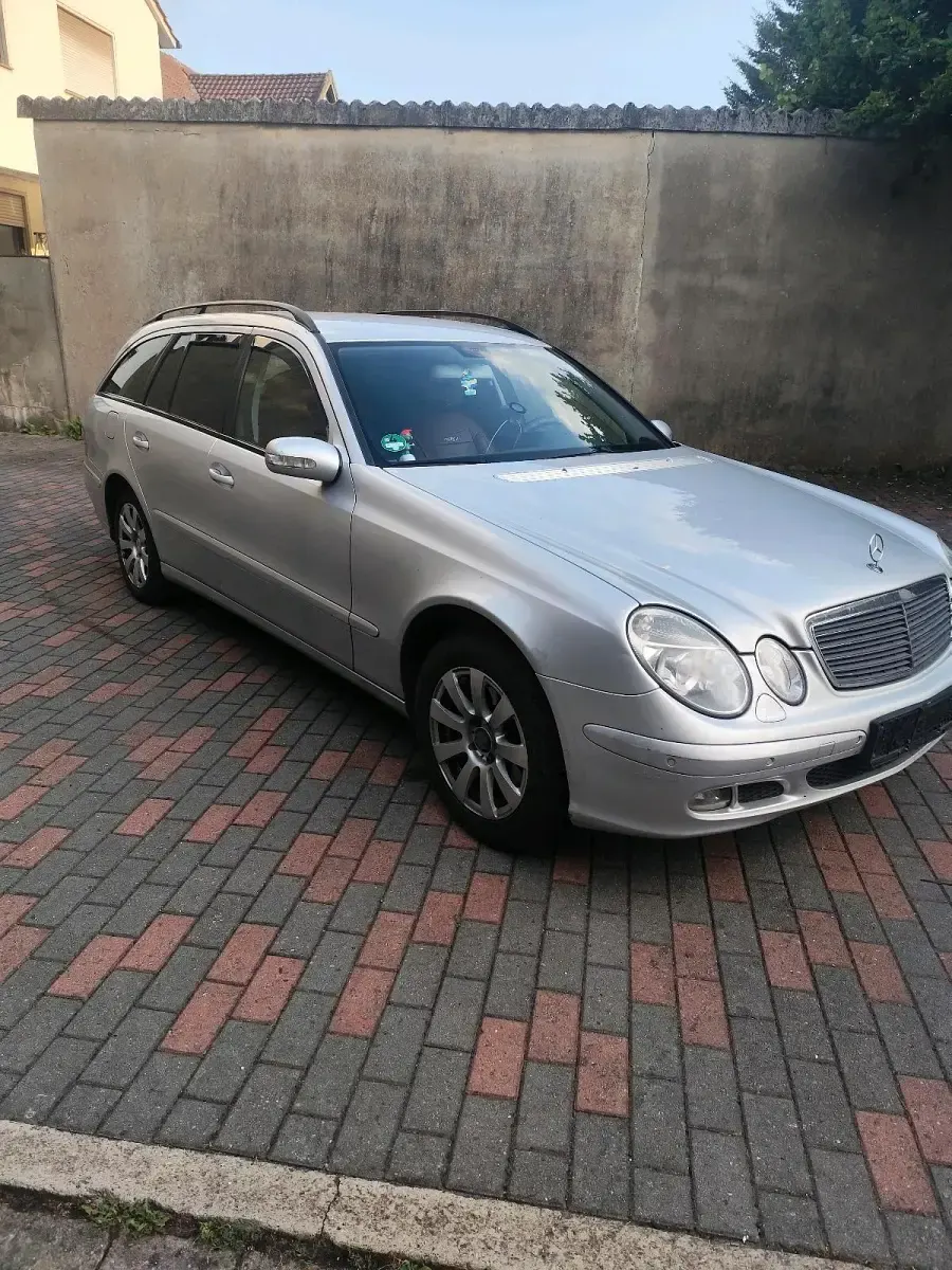 Gebraucht Mercedes E220 150 PS (110 kW) 2006 Silber Kombi
