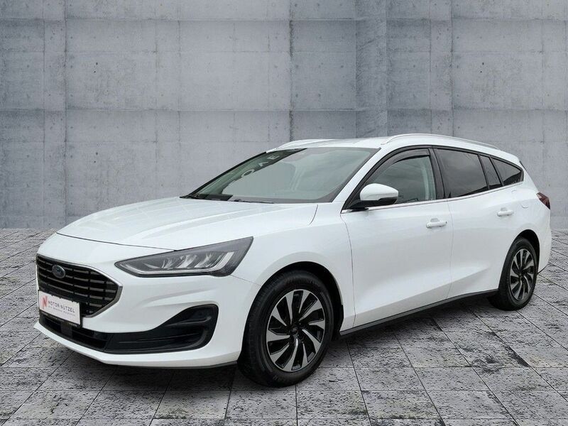 Gebraucht Ford Focus Titanium 120 PS (88 kW) 2022 Frostweiß Kombi