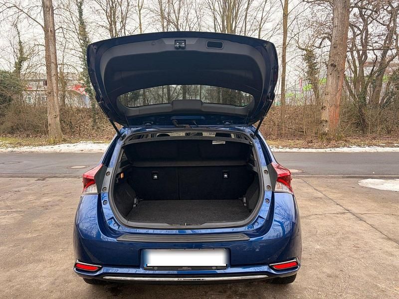 Gebraucht Toyota Auris Hybrid Executive 136 PS (100 kW) 2015 Blau Limousine