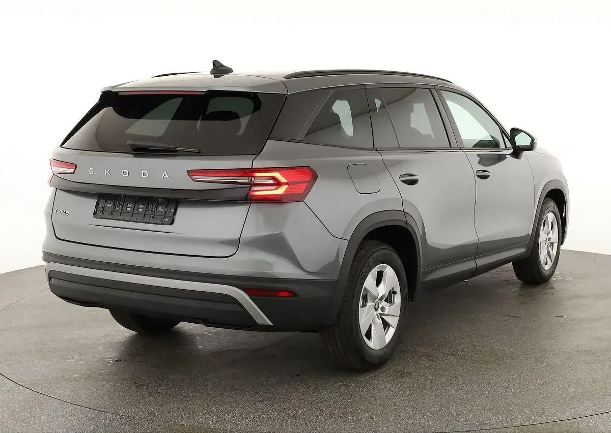 Neu Skoda Kodiaq Selection 150 PS (110 kW) 2026 Graphite grau metallic SUV
