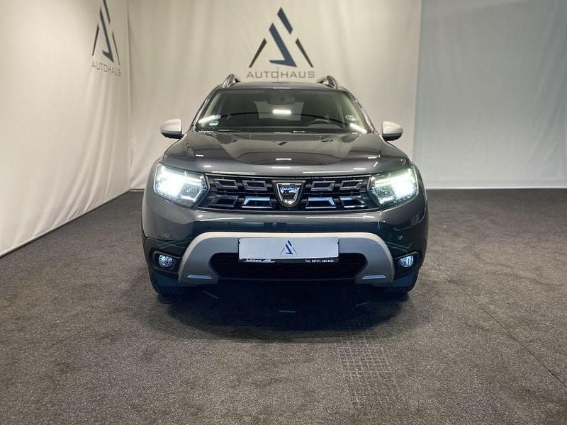Gebraucht Dacia Duster Prestige 150 PS (110 kW) 2022 Grau SUV