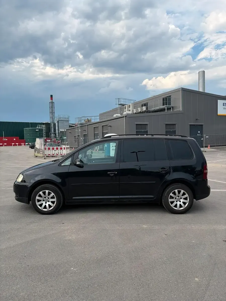 Gebraucht VW Touran 115 PS (84 kW) 2003 Schwarz Van / Kleinbus