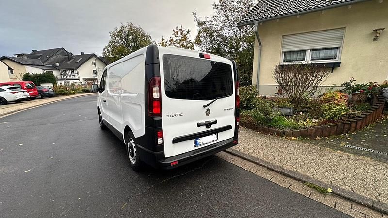 Gebraucht Renault Trafic 145 PS (106 kW) 2018 Weiß Van / Kleinbus