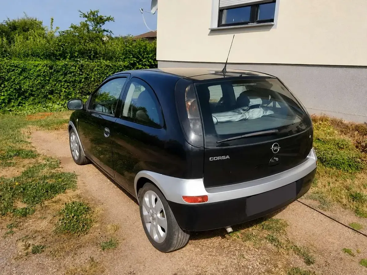 Gebraucht Opel Corsa 75 PS (55 kW) 2002 Schwarz Kleinwagen