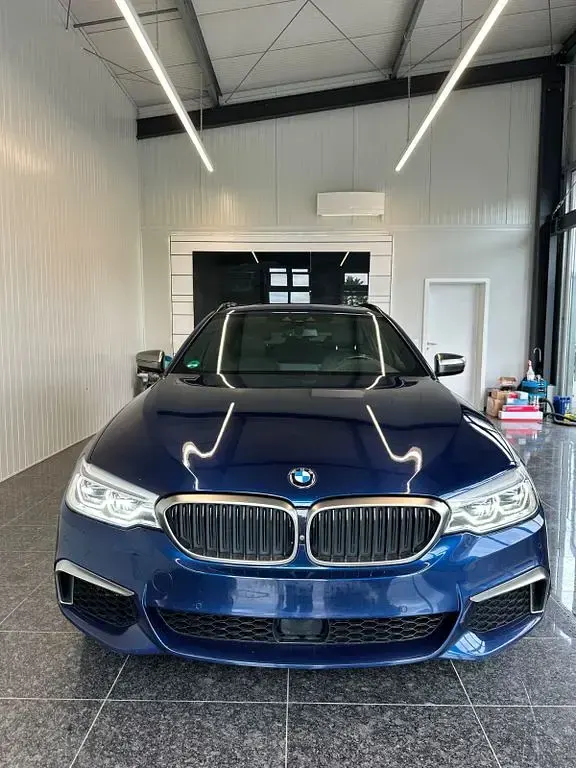 Gebraucht BMW M550 Performance 400 PS (294 kW) 2019 Blau Kombi