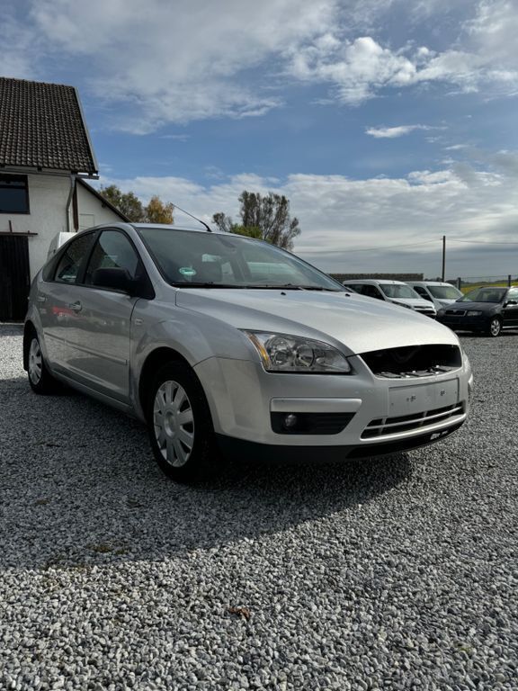 Gebraucht Ford Focus Style 109 PS (80 kW) 2007 Silber Limousine