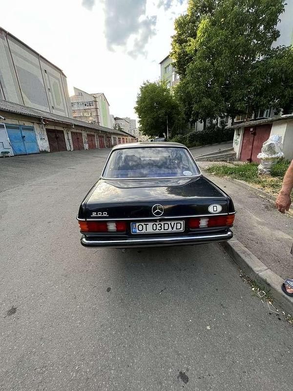 Gebraucht Mercedes 200 94 PS (69 kW) 1982 Limousine