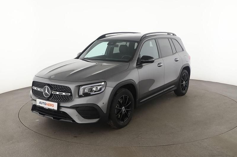 Grau Gebraucht 2024 Mercedes GLB220 AMG line SUV | 44.490 € (Fairer Preis) - Bild 1/3