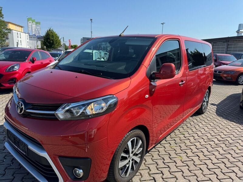 Orange Gebraucht 2017 Toyota Proace Verso Comfort Kombi | 16.800 € (Superpreis) - Bild 1/4