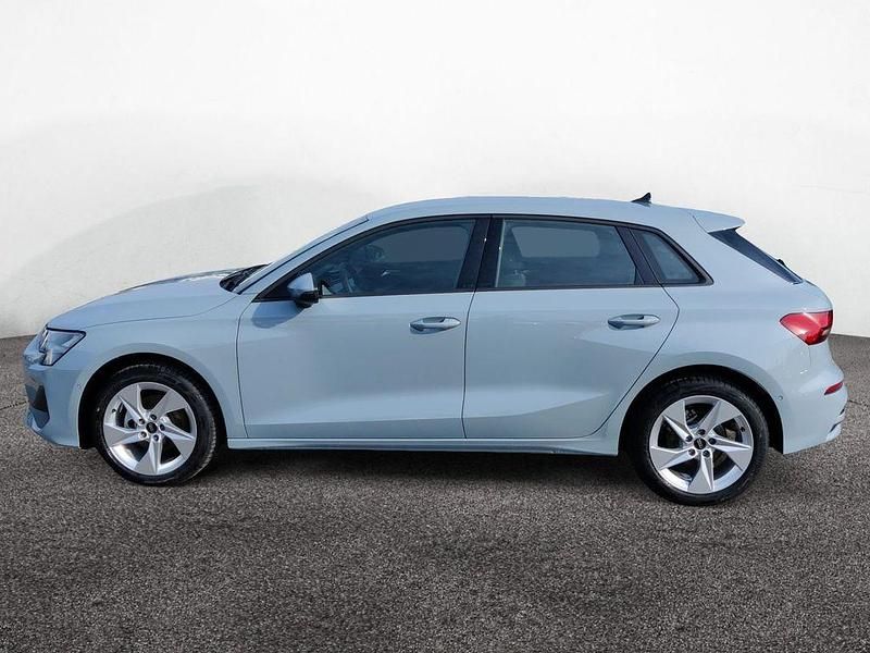 Gebraucht Audi A3 Ambiente 116 PS (85 kW) 2025 Grau Limousine