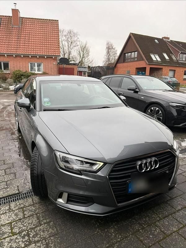 Gebraucht Audi A3 115 PS (84 kW) 2019 Grau Limousine