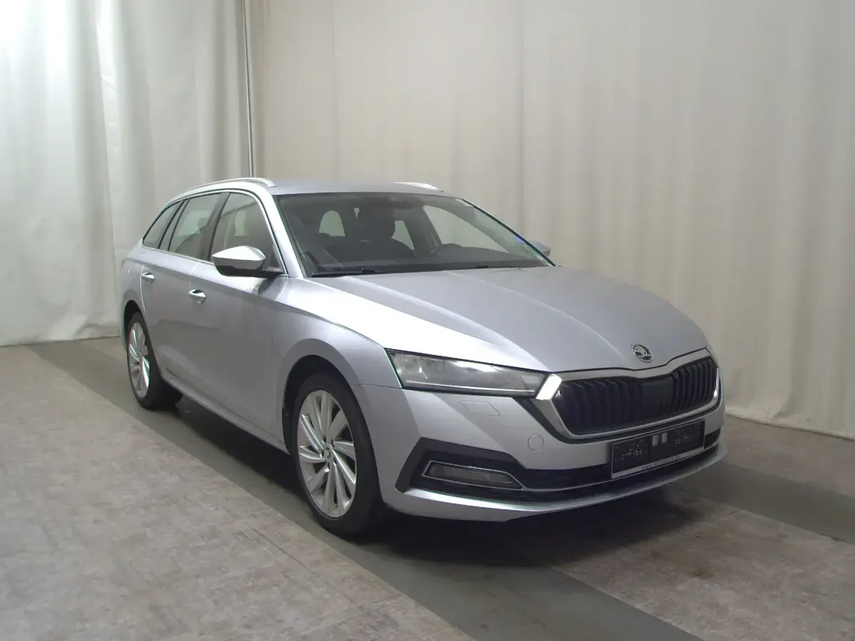 Gebraucht Skoda Octavia Style 204 PS (150 kW) 2021 Grau Kombi