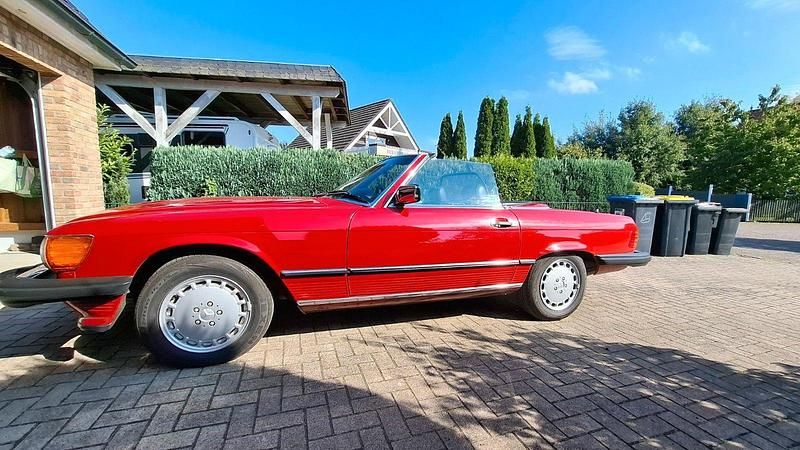 Rot Gebraucht 1989 Mercedes 560 Cabrio | 39.900 € - Bild 1/4
