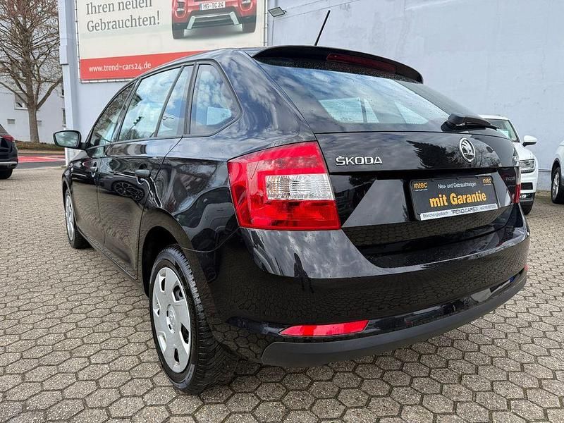 Gebraucht Skoda Rapid Active 86 PS (63 kW) 2013 Schwarz Kleinwagen