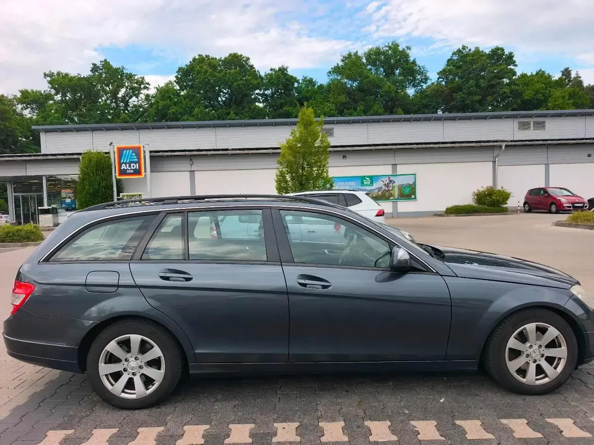 Gebraucht Mercedes C220 170 PS (125 kW) 2008 Grau Kombi
