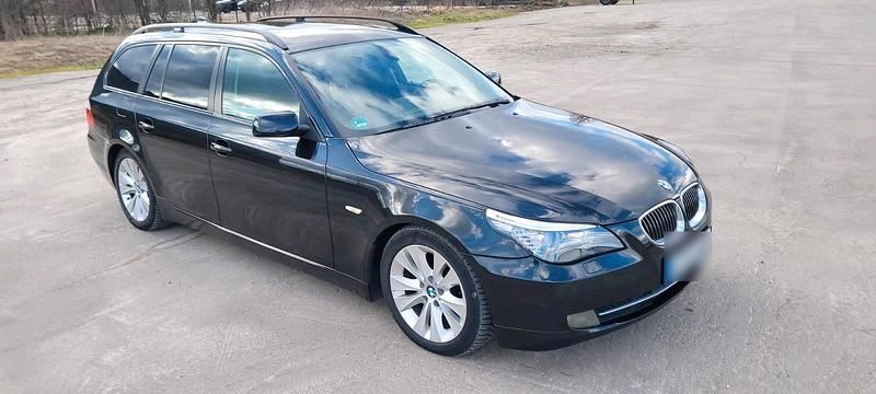 Gebraucht BMW 525 197 PS (144 kW) 2007 Schwarz Kombi