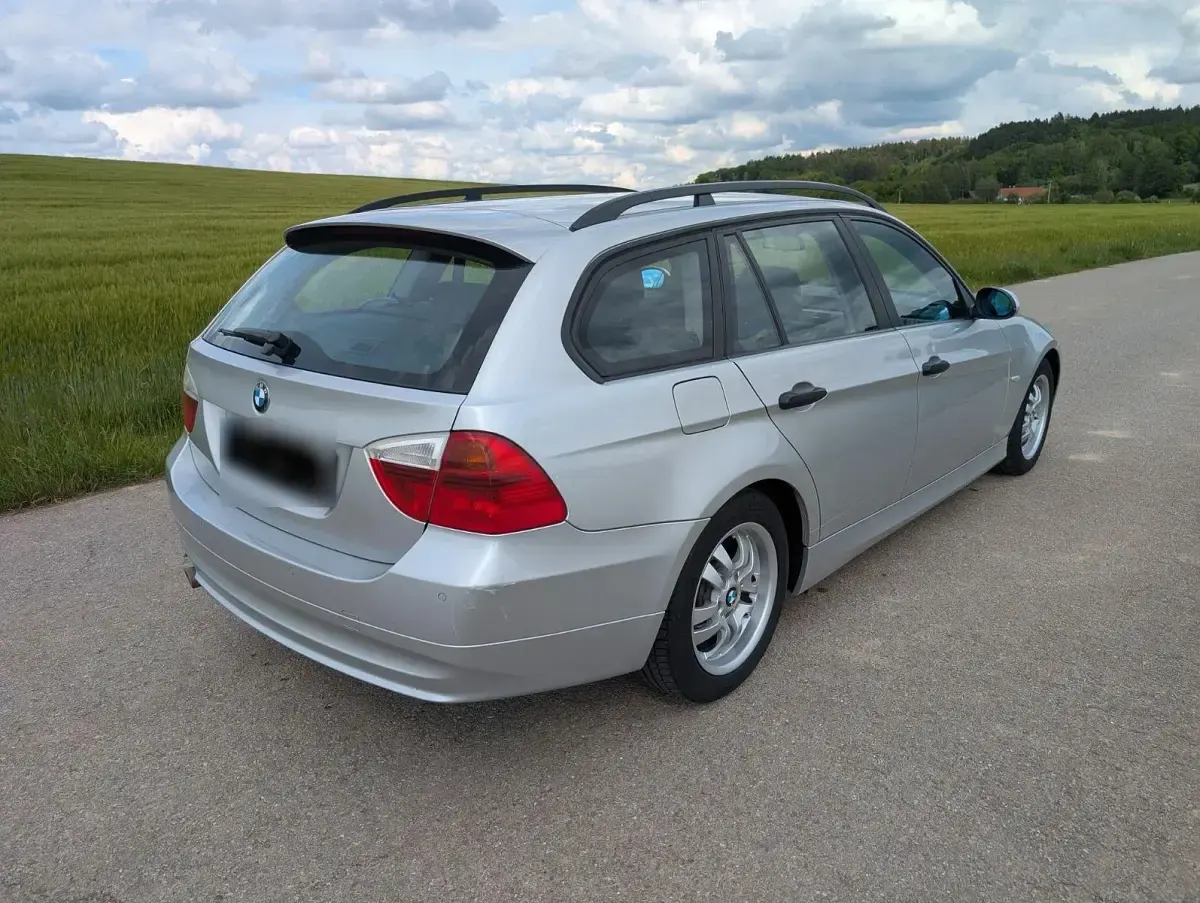 Gebraucht BMW 320 163 PS (119 kW) 2006 Silber Kombi