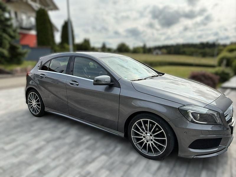 Grau Gebraucht 2014 Mercedes A220 AMG line Limousine | 14.750 € (Fairer Preis) - Bild 1/4