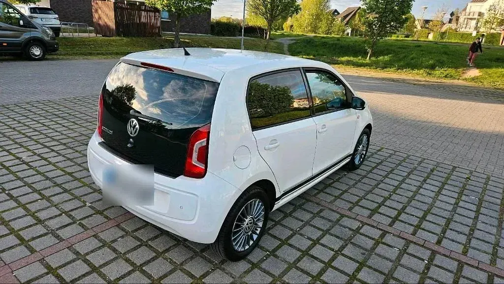 Gebraucht VW up! high up! 69 PS (50 kW) 2013 Weiß Kleinwagen