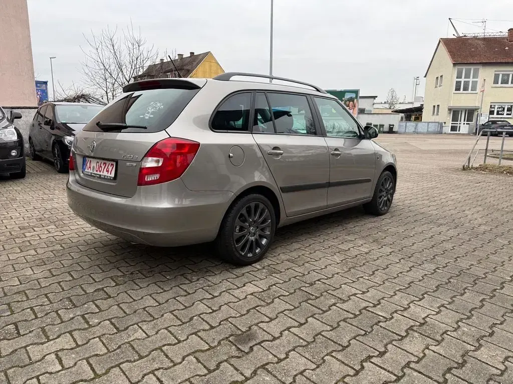 Gebraucht Skoda Fabia Style 86 PS (63 kW) 2012 Cappuccinobeige metallic Kombi