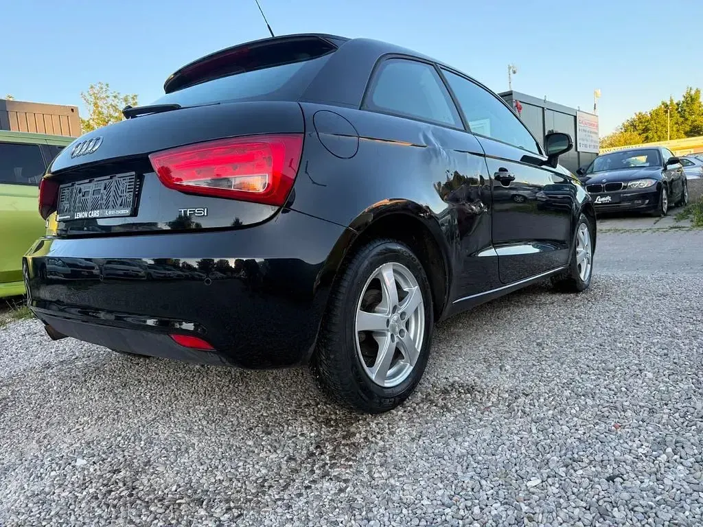 Gebraucht Audi A1 Attraction 86 PS (63 kW) 2012 Schwarz Kleinwagen