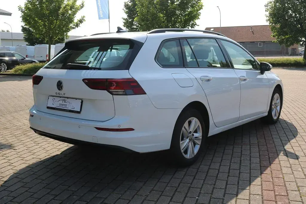 Gebraucht VW Golf VIII Life 116 PS (85 kW) 2022 Weiß Kombi