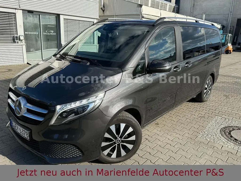 Gebraucht Mercedes V300 237 PS (174 kW) 2023 Grau Van / Kleinbus
