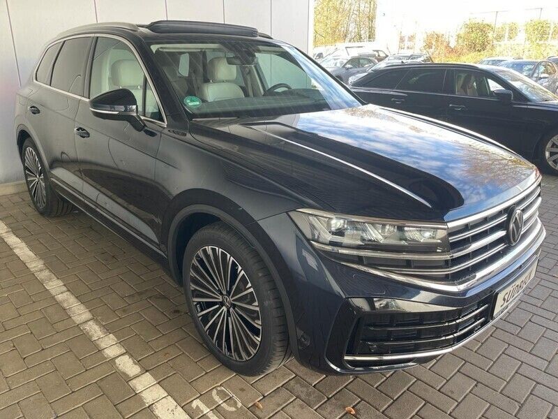 Gebraucht VW Touareg Elegance 286 PS (210 kW) 2023 Meloe blue kristalleffekt (blau) SUV