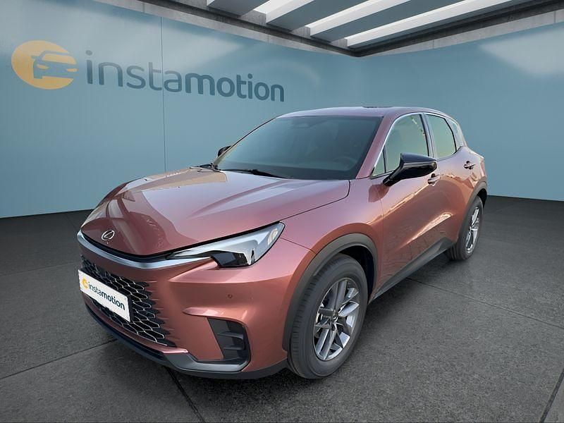 Neu Lexus LBX 136 PS (100 kW) 2025 Rot SUV