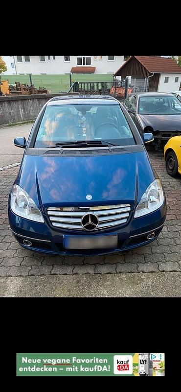 Gebraucht Mercedes A180 109 PS (80 kW) 2011 Blau Kleinwagen