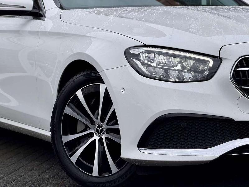Gebraucht Mercedes E300 211 PS (155 kW) 2022 Weiß Kombi