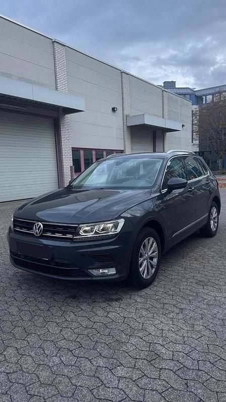 Gebraucht VW Tiguan Sound 190 PS (139 kW) 2017 Grau SUV