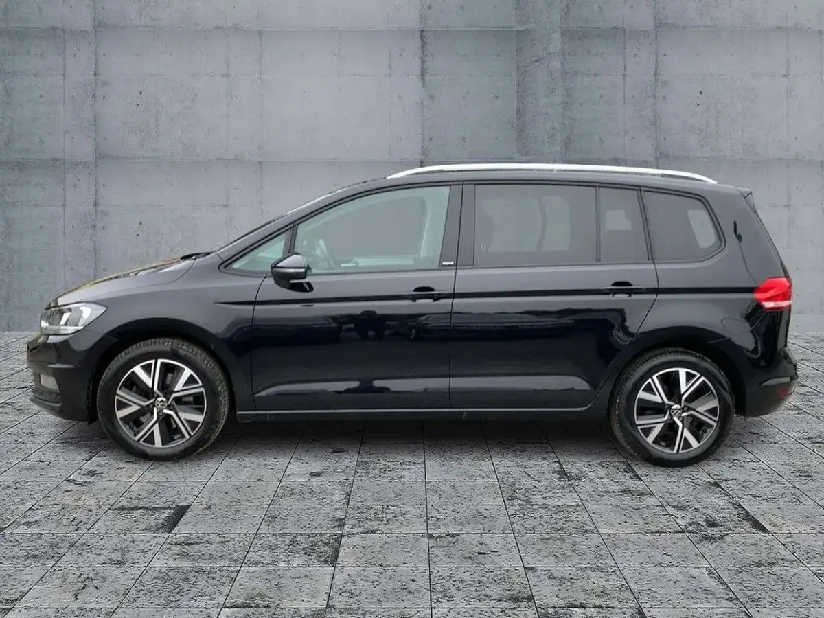 Gebraucht VW Touran Move 150 PS (110 kW) 2024 Schwarz Van / Kleinbus