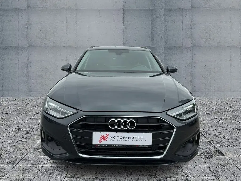 Używany Audi A4 Performance 204 KM (150 kW) 2024 Szary Kombi