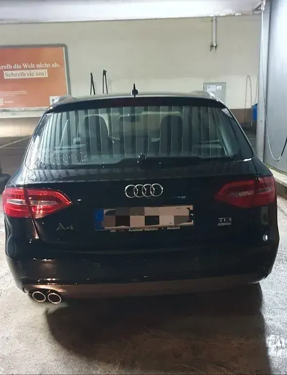 Gebraucht Audi A4 Attraction 136 PS (100 kW) 2015 Schwarz Kombi