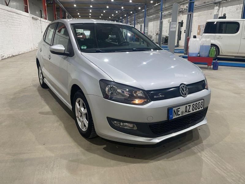 Gebraucht VW Polo 75 PS (55 kW) 2012 Silber Kleinwagen