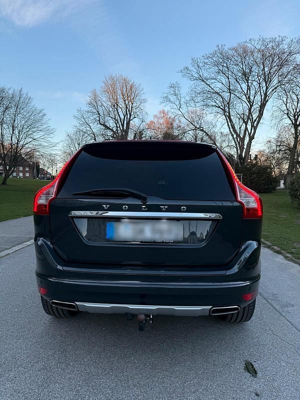 Gebraucht Volvo XC60 Summum 181 PS (133 kW) 2015 Grau SUV