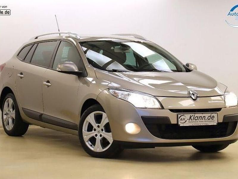Beige Gebraucht 2011 Renault Mégane III Limousine | 5.999 € (Fairer Preis) - Bild 1/4