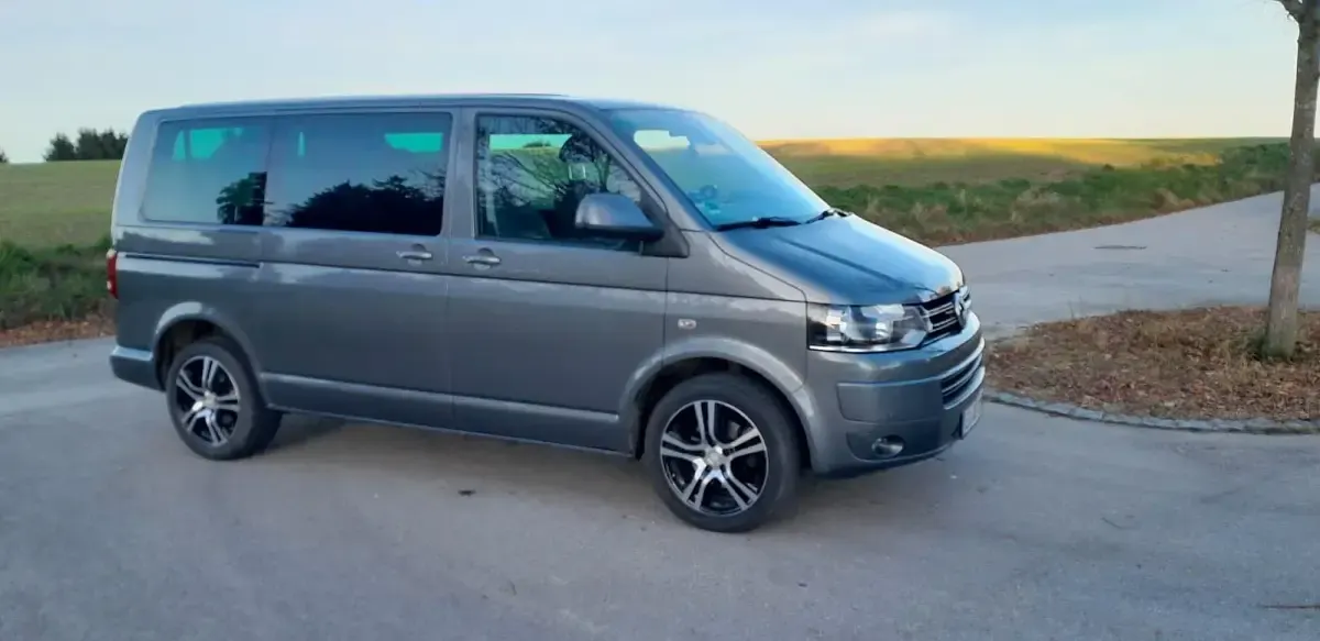 Gebraucht VW Caravelle 140 PS (102 kW) 2010 Grau Van