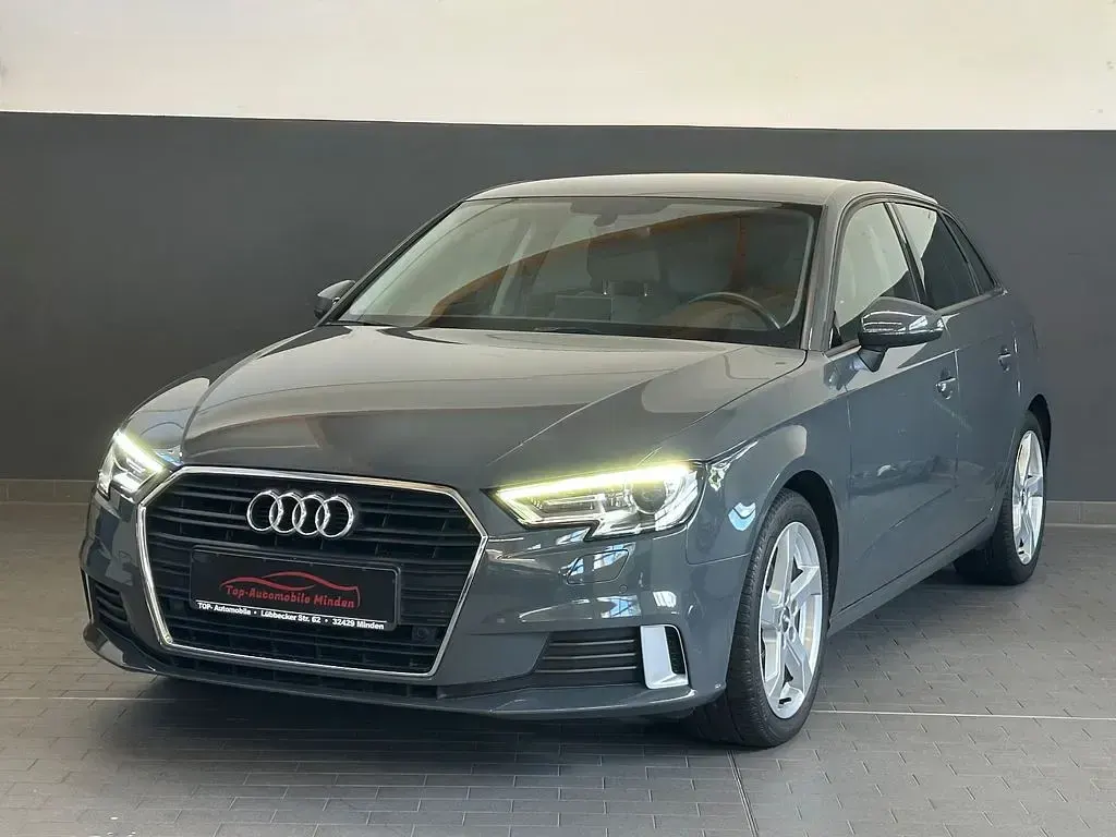 Gebraucht Audi A3 Sport 150 PS (110 kW) 2018 Grau Limousine