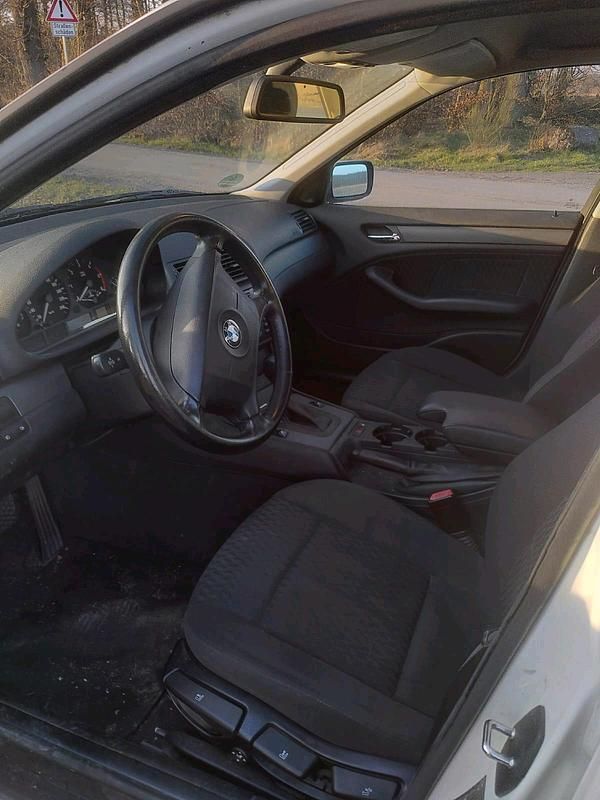 Gebraucht BMW 320 136 PS (100 kW) 2000 Weiß Limousine