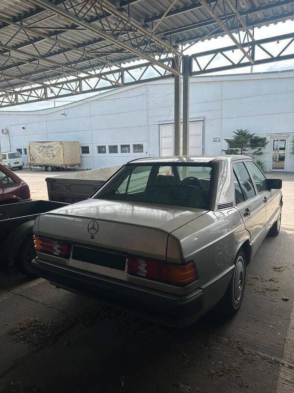 Blau Gebraucht 1992 Mercedes 190 Limousine | 2.100 € - Bild 1/4