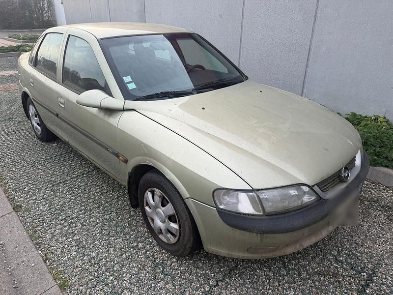 Gebraucht Opel Vectra 100 PS (73 kW) 1996 Limousine